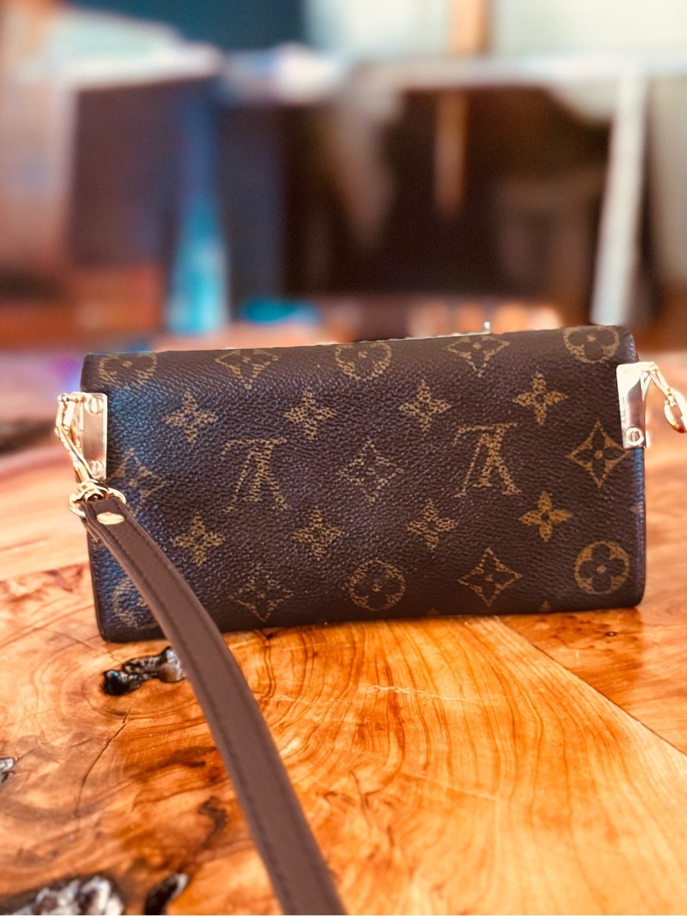 Louis Vuitton monogram Emilie wallet reinvented 2016 - Picture 4 of 16